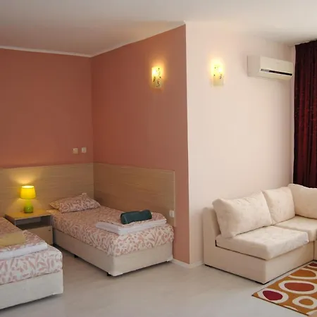 Yalta Studio * Golden Sands